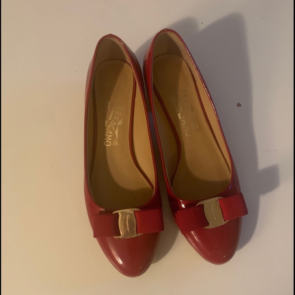 Salvatore Ferragamo Red Flats with Classic Design